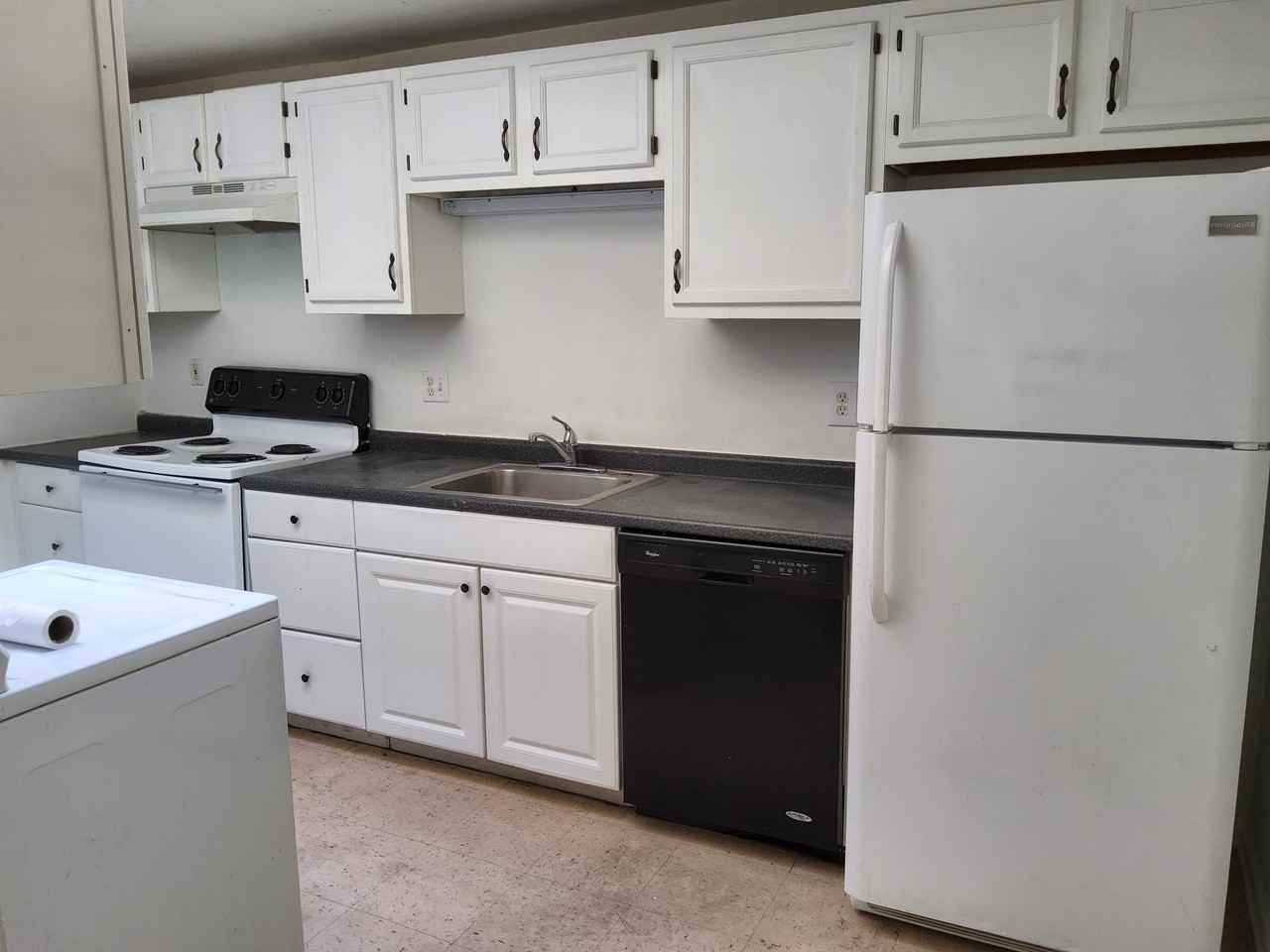 612 N Tatnall St - Photo 2 of 14