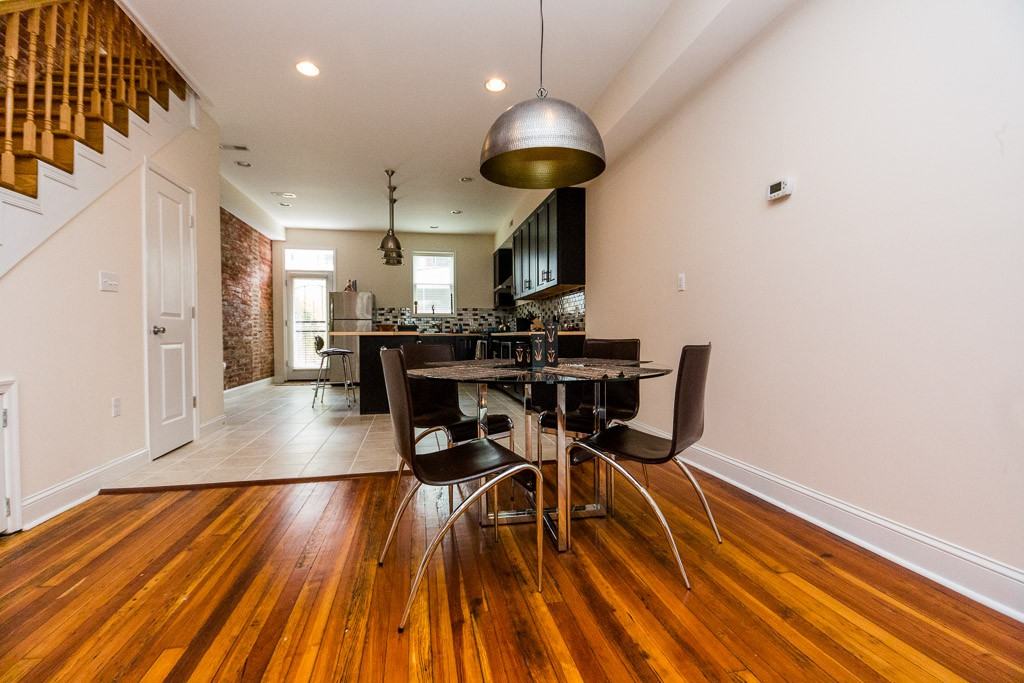 608 Harvard St Nw - Photo 2 of 16