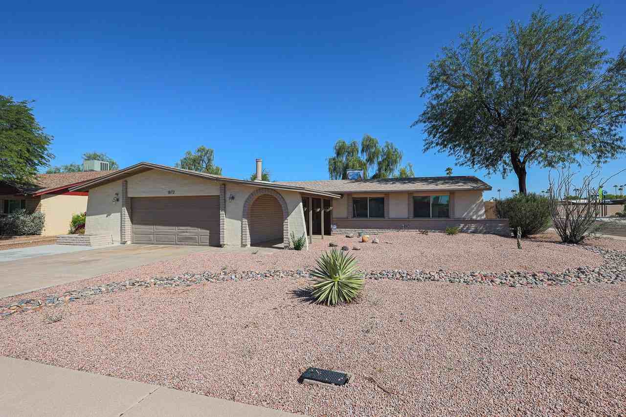 1872 E Sesame St - Photo 3 of 31