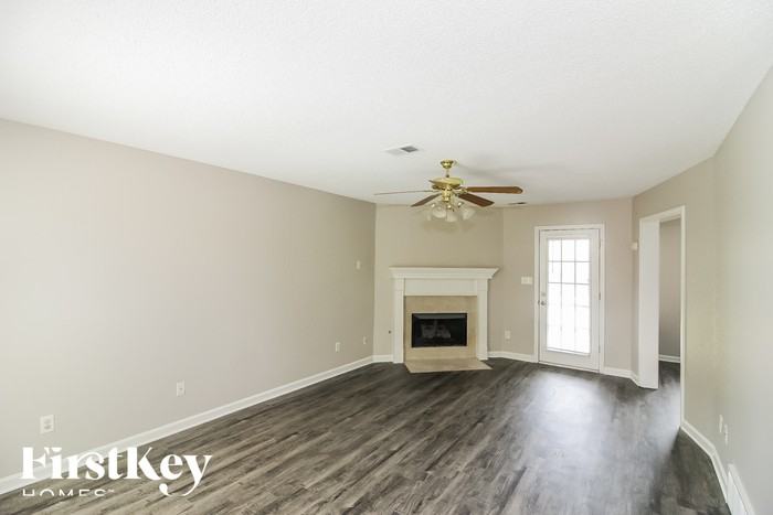 11626 Millwind Dr - Photo 2 of 15