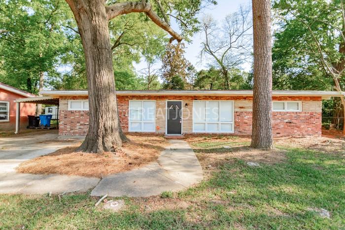 2722 Mesa St - Photo 2 of 18