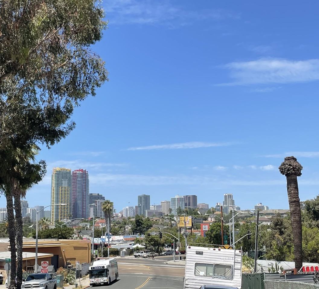 1990 Ocean View Boulevard - Photo 4 of 7