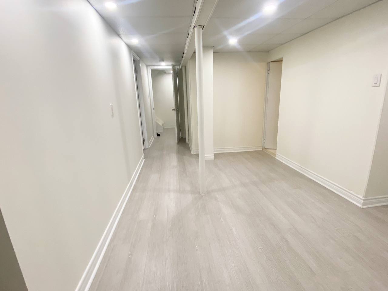 35 Holsworthy Crescent - Photo 3 of 13