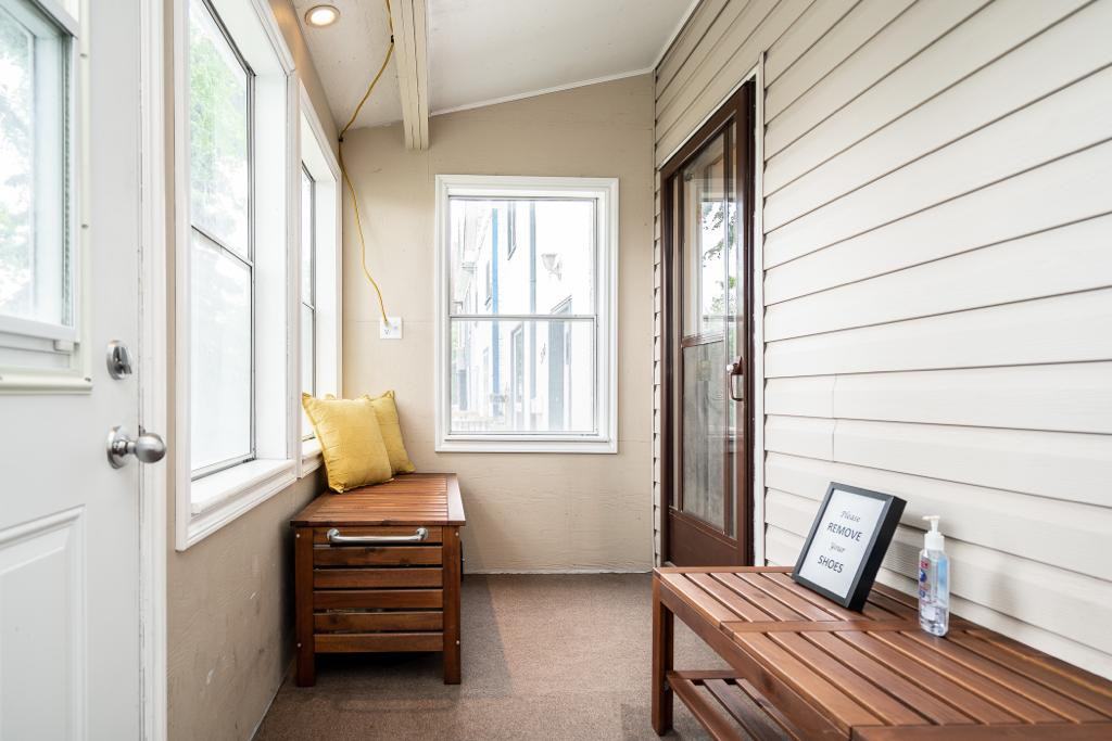 571 Fleet Avenue - Photo 2 of 7