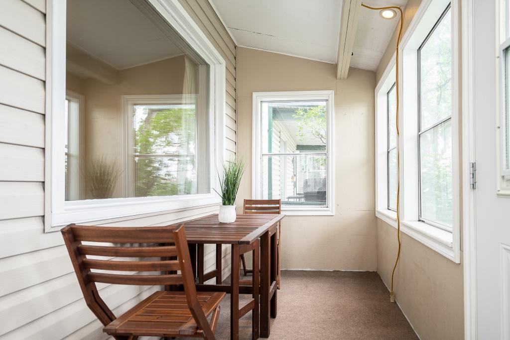 571 Fleet Avenue - Photo 3 of 7