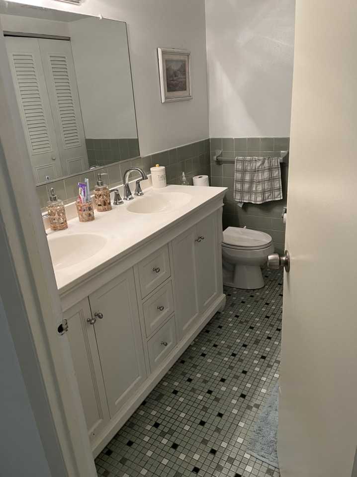 205 Manor Dr - Photo 3 of 8