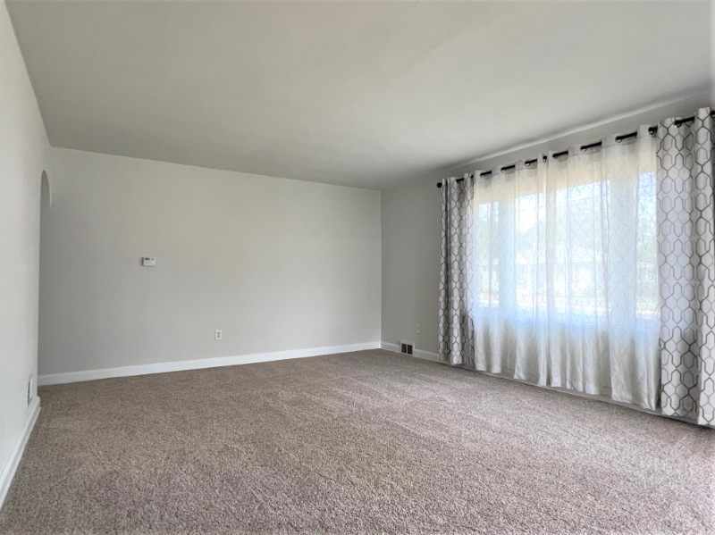 108 E Cochran St - Photo 5 of 18