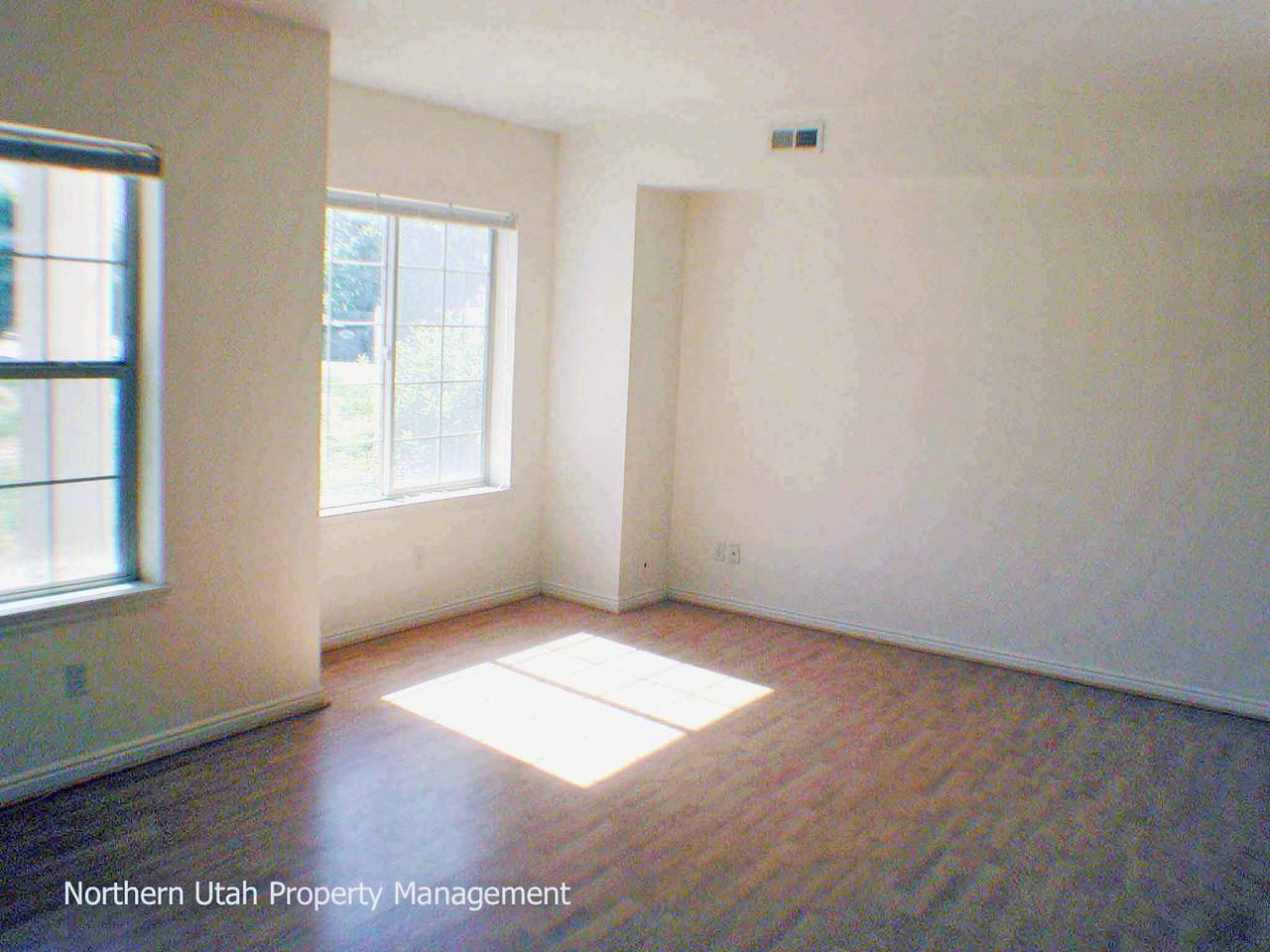 2528 S 140 E - Photo 2 of 10