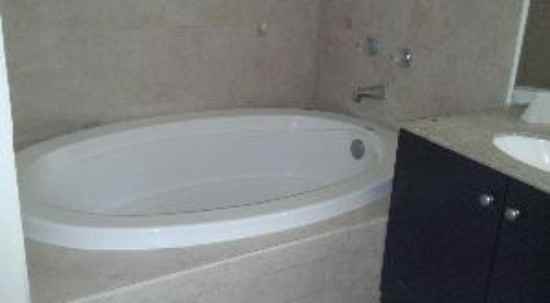 1404 W 6th St - Photo 2 of 3