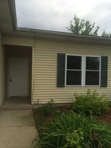 568 Manor Pl - Photo 2 of 15