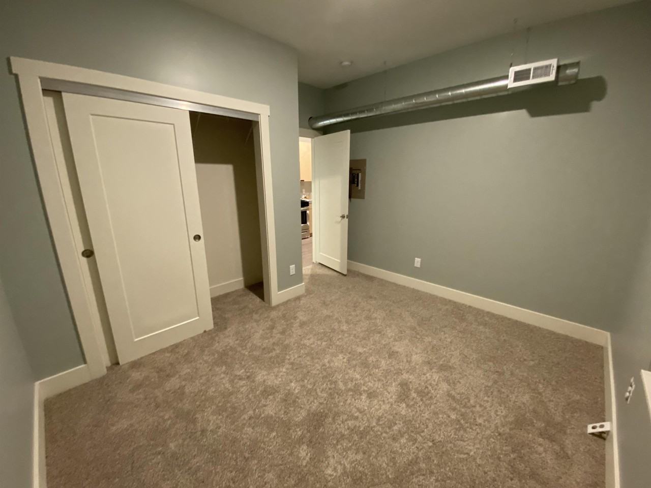 619 Emerald Ave Ne #1 - Photo 6 of 10