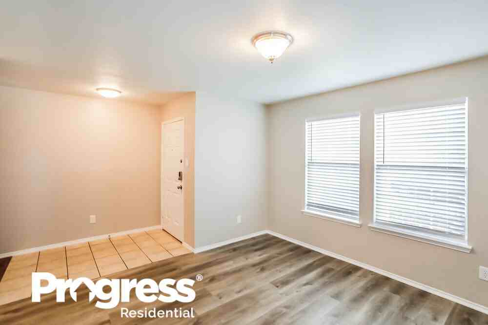 1416 Aztec Trl - Photo 3 of 16