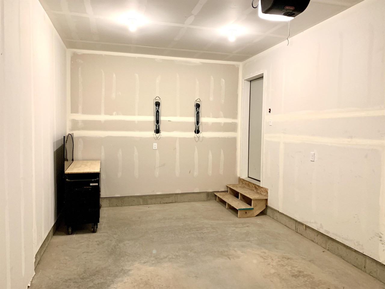 577 S Davis St #1 - Photo 6 of 36