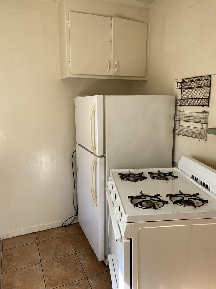 858 York Street #858 - Photo 3 of 5