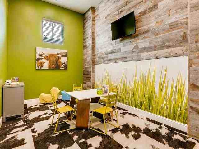 18493 E Elmendorf Dr - Photo 7 of 32