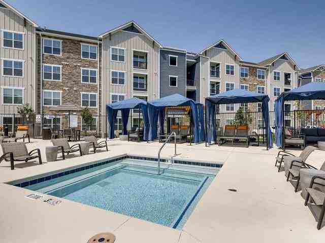 18493 E Elmendorf Dr - Photo 5 of 32