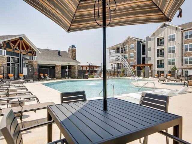 18493 E Elmendorf Dr - Photo 3 of 32