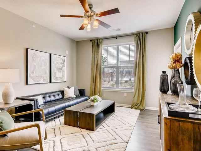 18493 E Elmendorf Dr - Photo 6 of 32