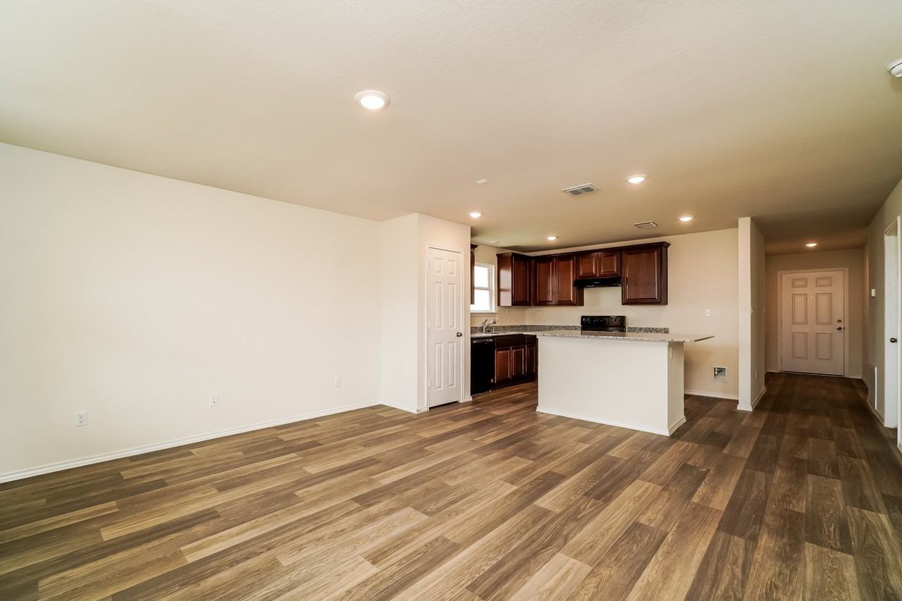 819 Retama Pass - Photo 3 of 15
