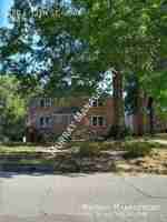 featured image of 140 E 12th St #140