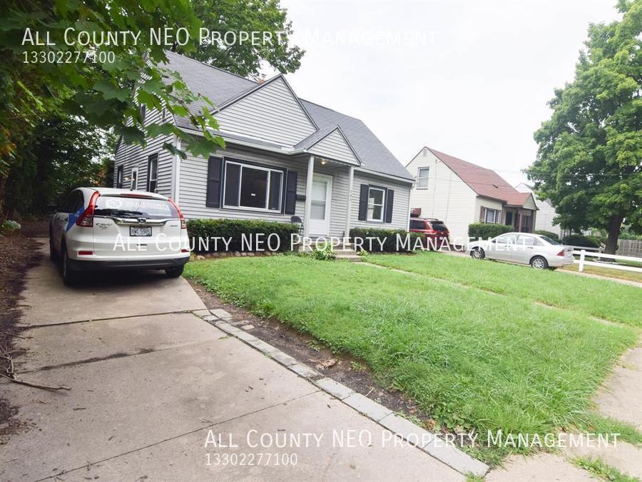 984 Cordova Ave - Photo 2 of 14