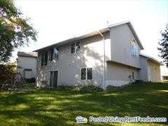 1000 Woodlawn Ct - Photo 2 of 10