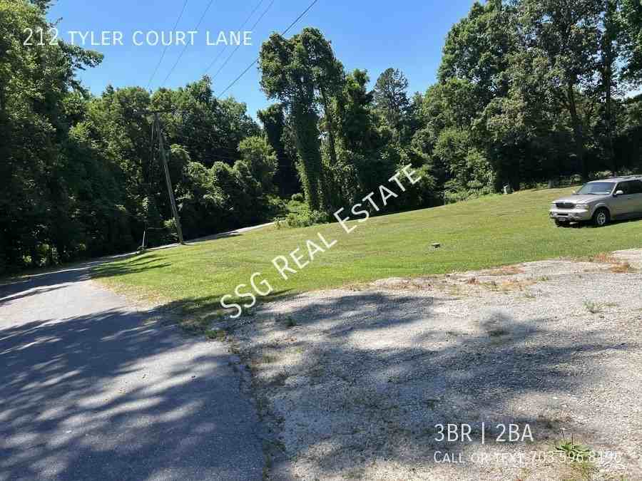 212 Tyler Court Ln - Photo 2 of 7