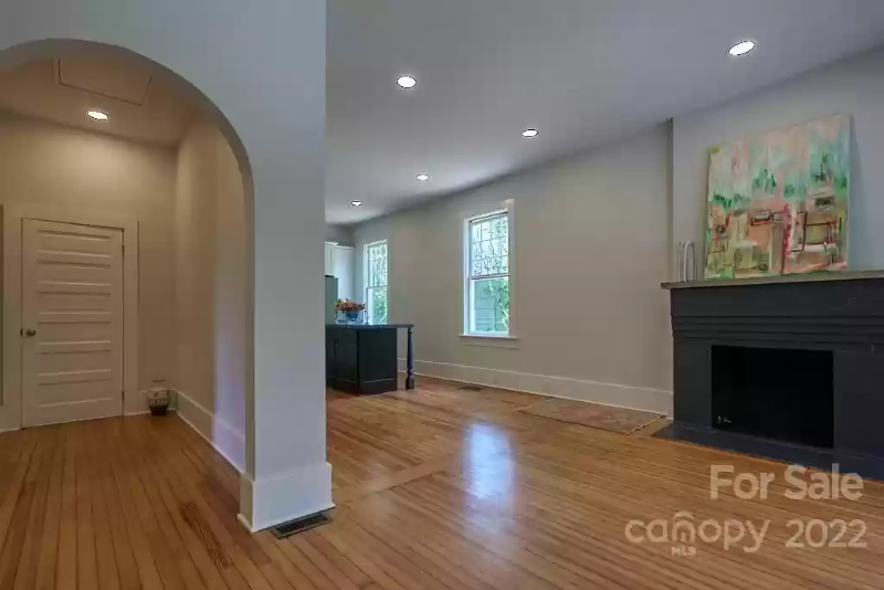 143 Broadway Ave - Photo 2 of 11