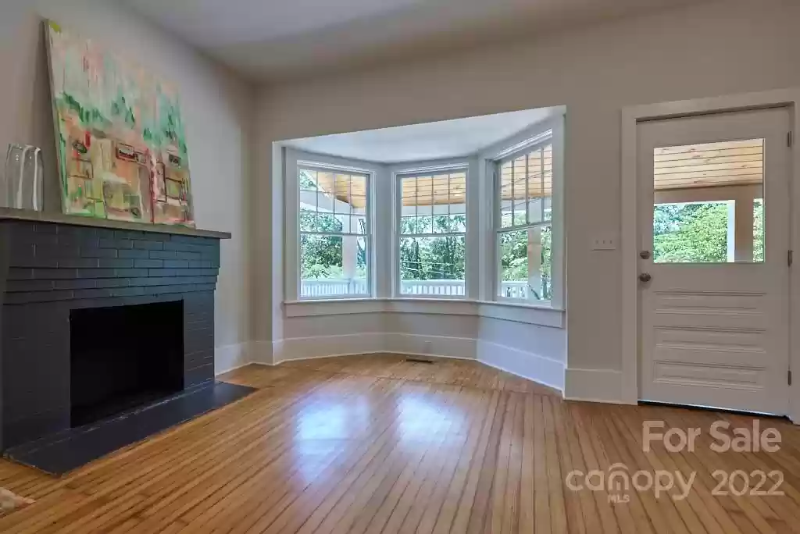 143 Broadway Ave - Photo 3 of 11