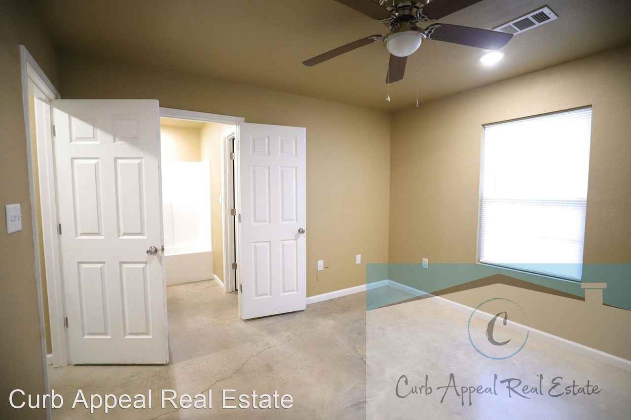 704 Ellis - Photo 3 of 22