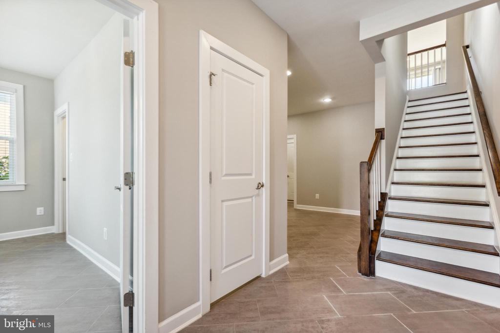 9314 Sweetbay Magnolia Ct - Photo 3 of 37