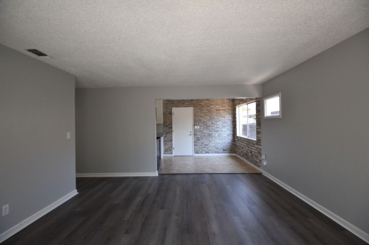 159 W Woodland Ave - Photo 3 of 11