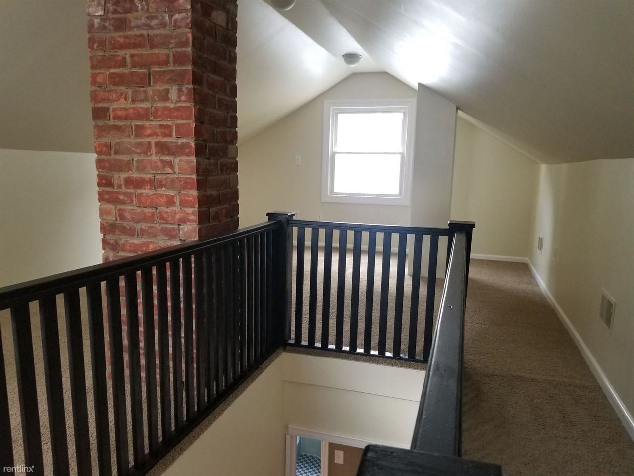 565 E Webster St - Photo 3 of 14