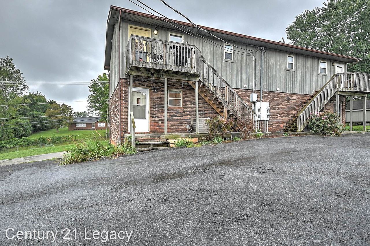 3016 Bloomingdale Pike - Photo 2 of 22