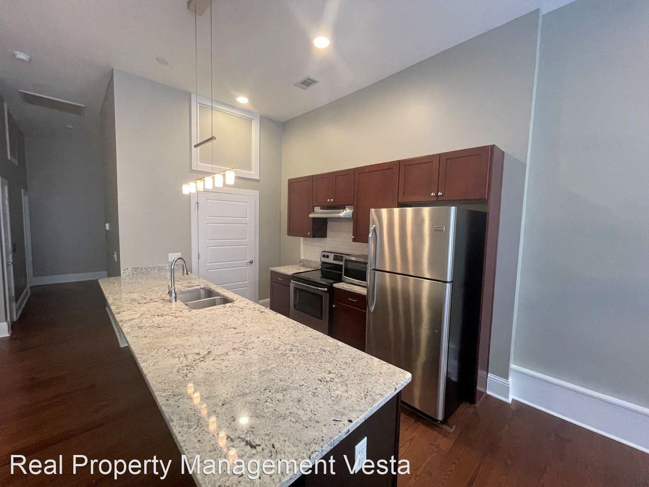 439 3rd St #201 - Photo 3 of 10