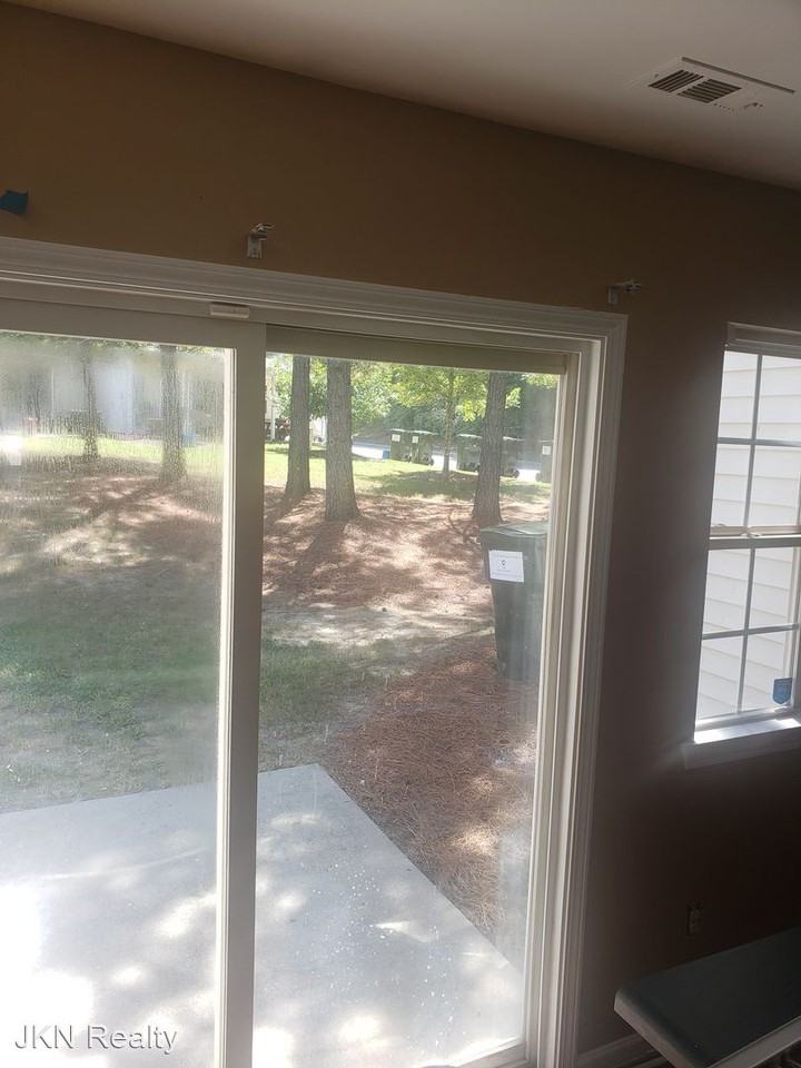 3581 Draycott Ave - Photo 2 of 35