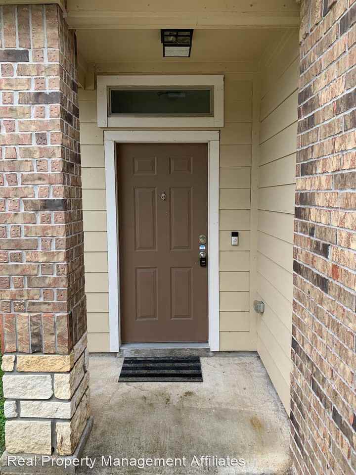 17038 Wilthorne Gardens Ct - Photo 2 of 25