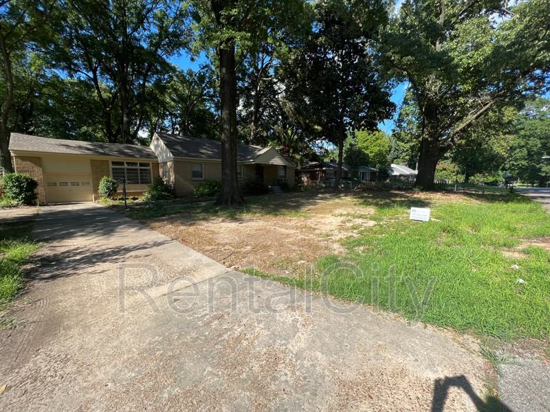 884 884 Blanchard Rd **Section 8 WELCOME! - Photo 2 of 22