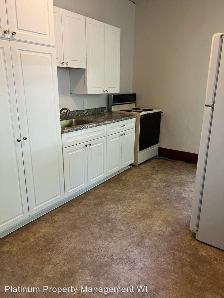 1305 Merrill Avenue - Photo 2 of 13