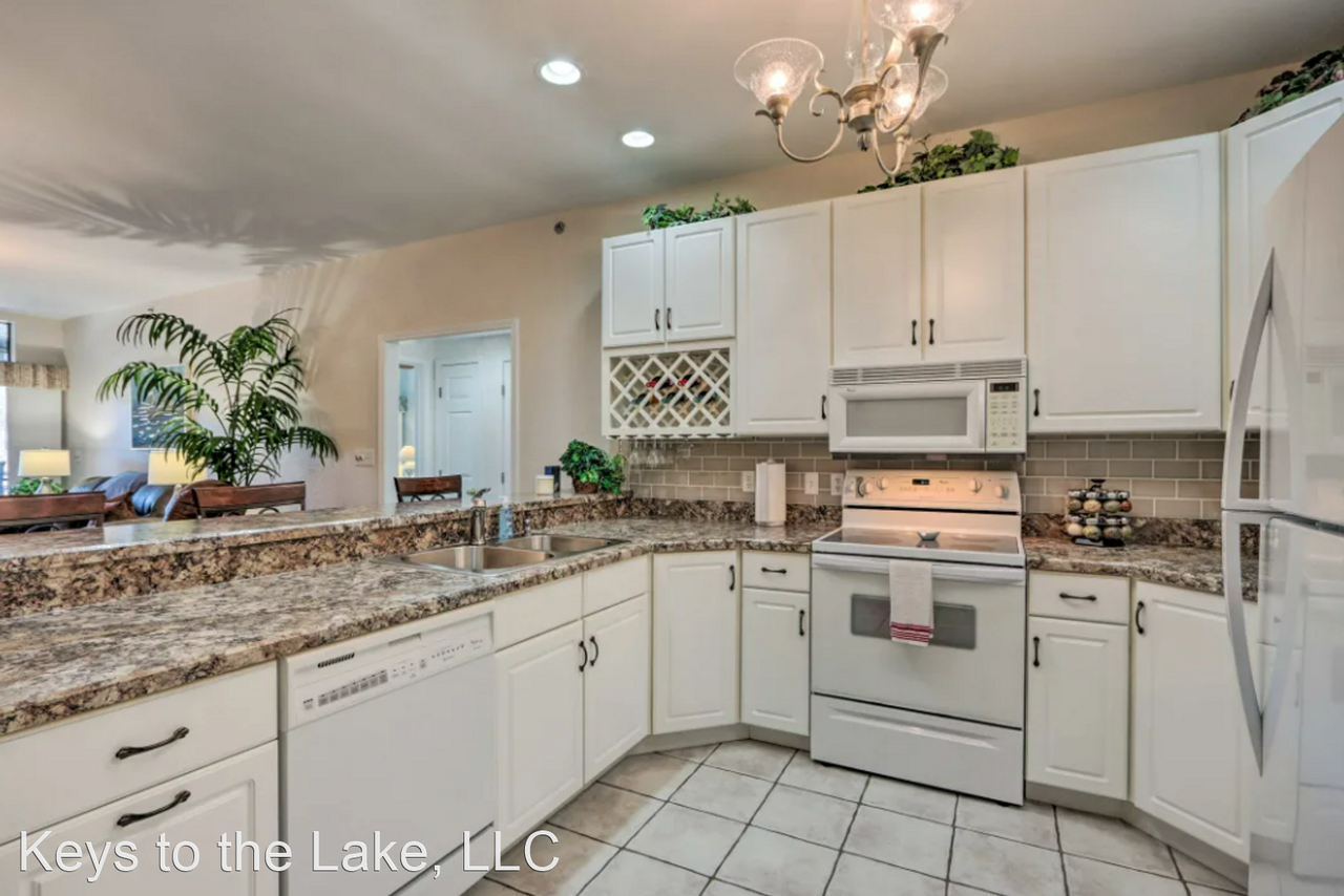 611 Lazy Days Rd Bldg R #5 - Photo 3 of 13