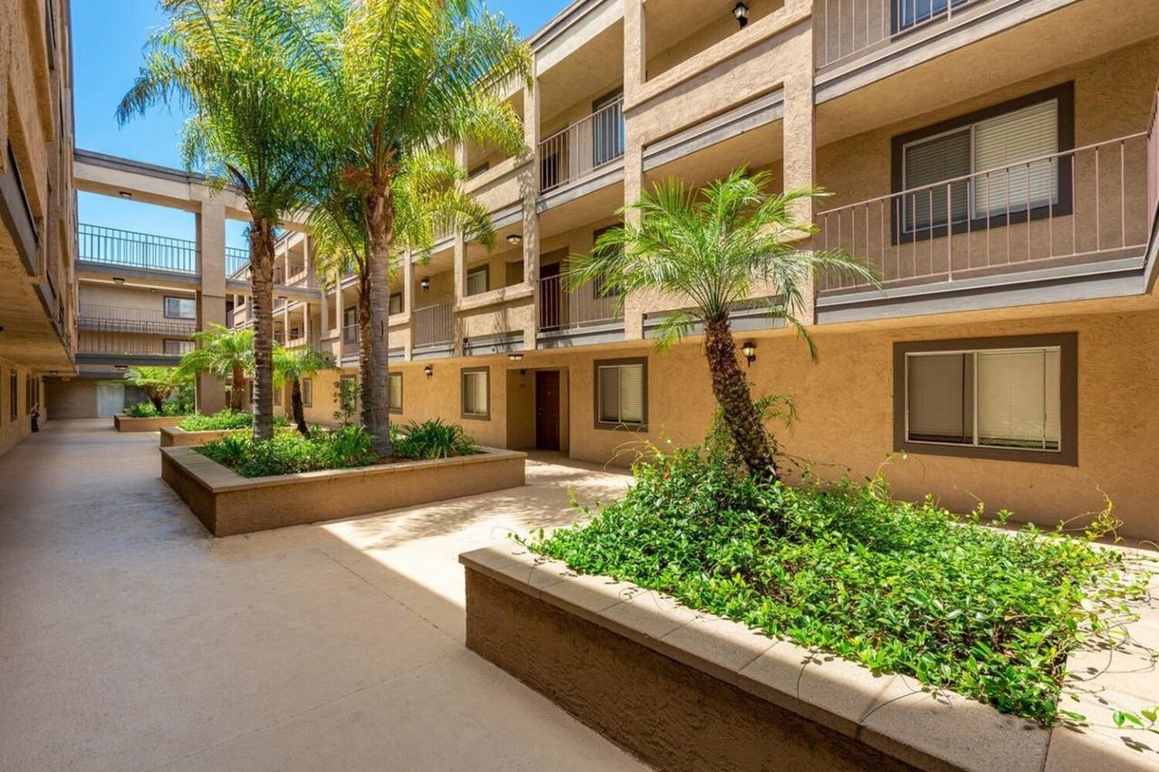 Elan View Pointe - Photo 3 of 29