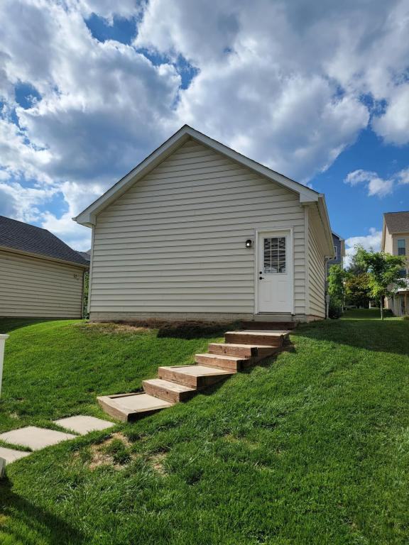 1417 Village Green Way - Photo 2 of 34