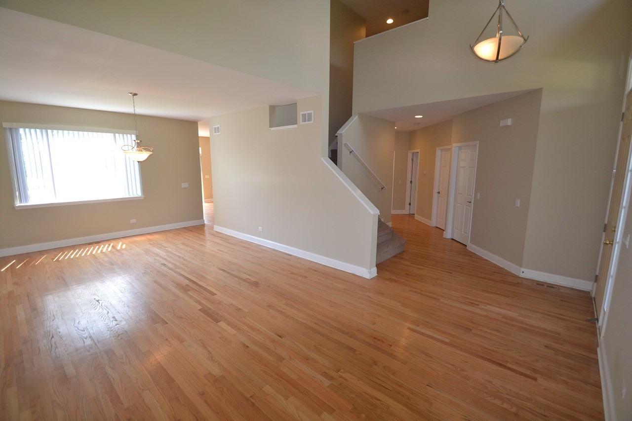 904 Autumn Dr - Photo 2 of 10