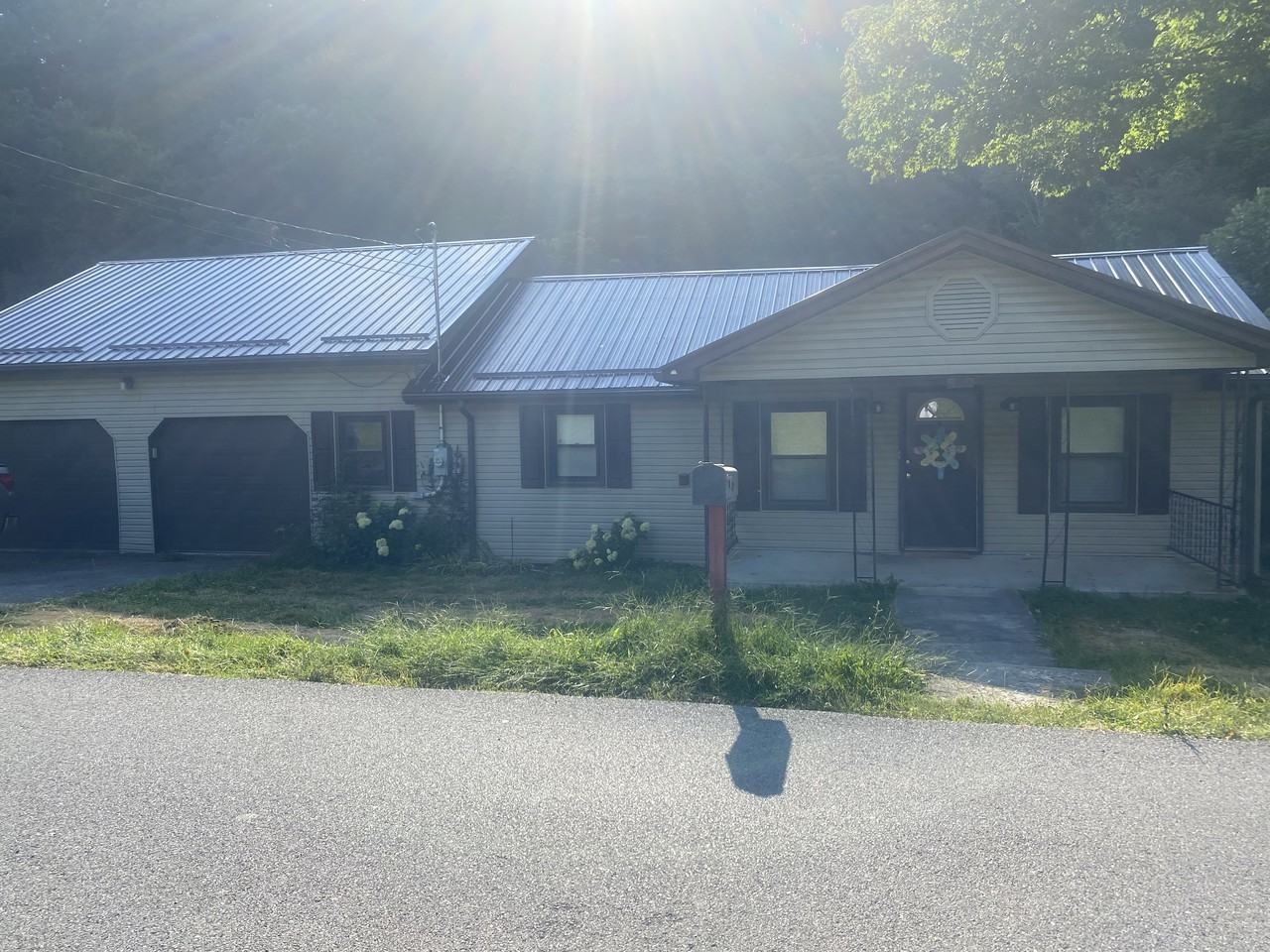 1036 Matson Dr - Photo 2 of 23
