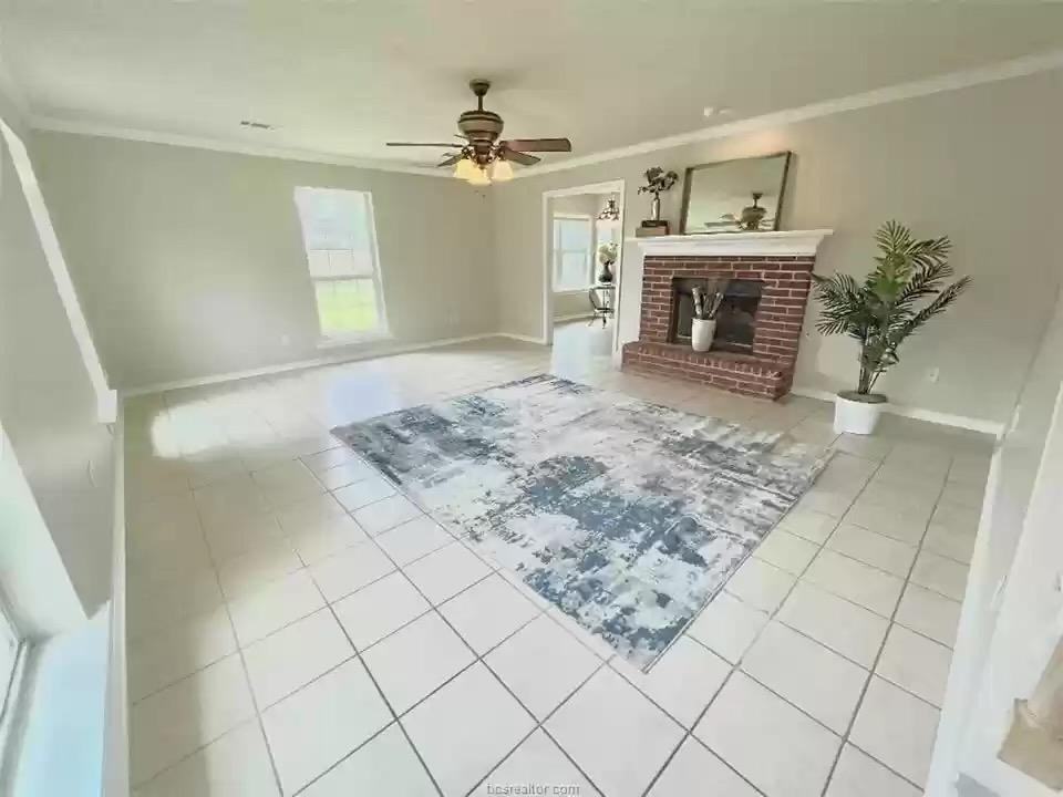 1307 Portsmourth Court - Photo 5 of 12