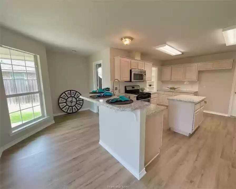 1307 Portsmourth Court - Photo 4 of 12