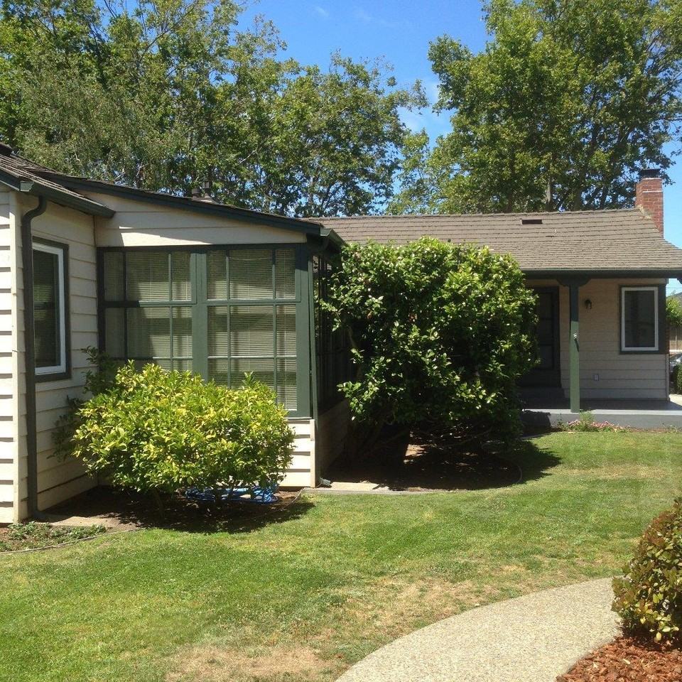 345 Lexington Way - Photo 2 of 8