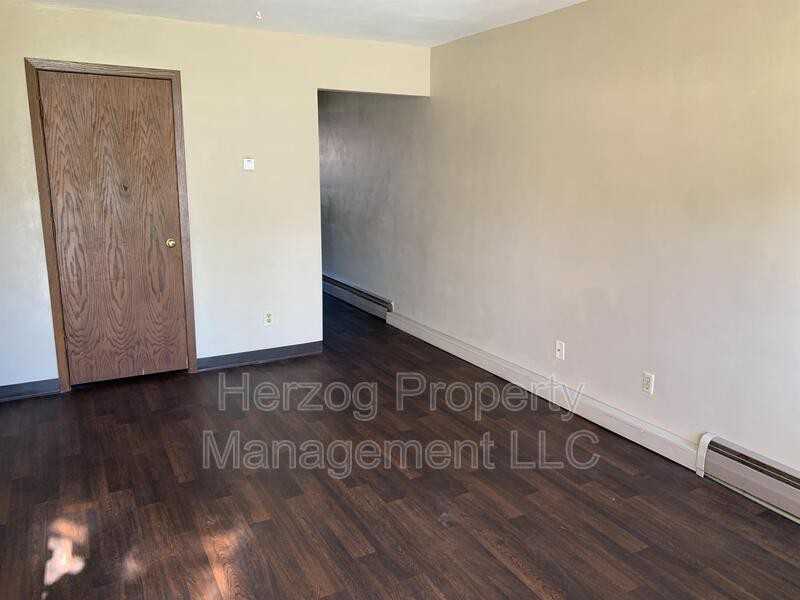 475 N 2nd Ave - Photo 2 of 4