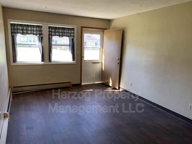 475 N 2nd Ave - Photo 3 of 4