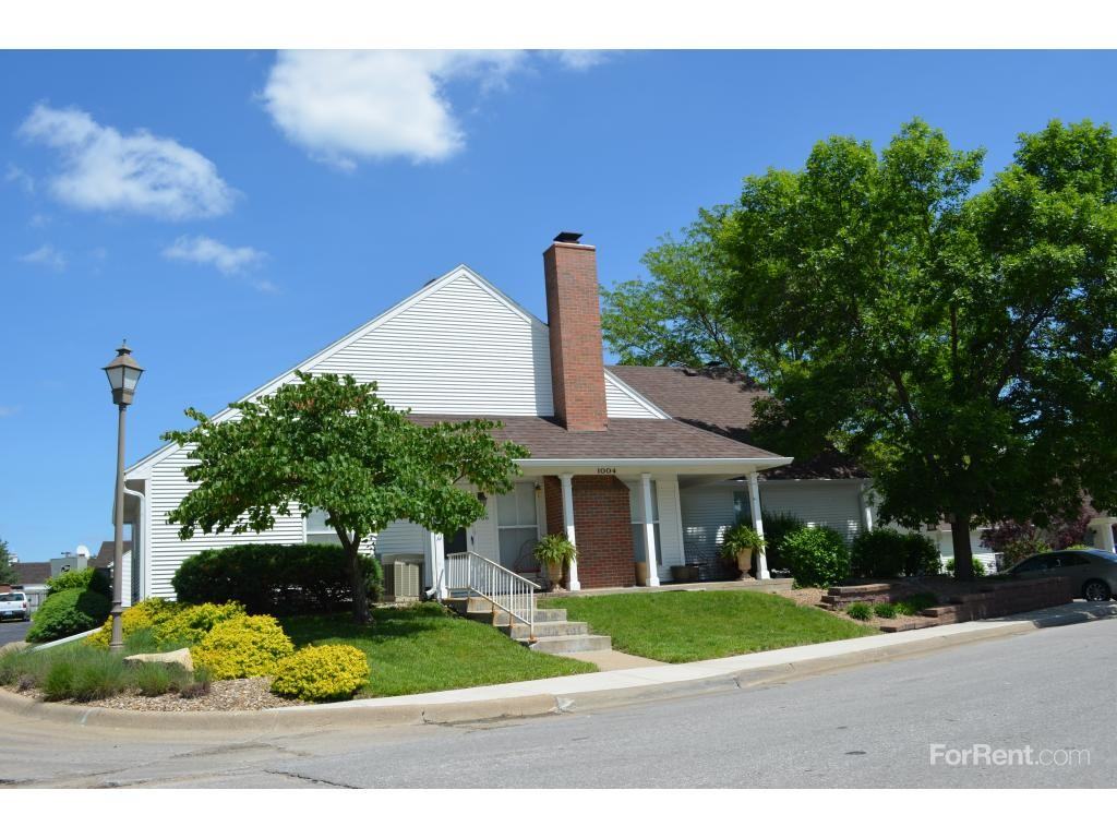 Fleming Court Apartments - Photo 3 of 3